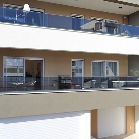 Apartment Relex With Pool & Jacuzzi Privlaka  Eksteriør billede