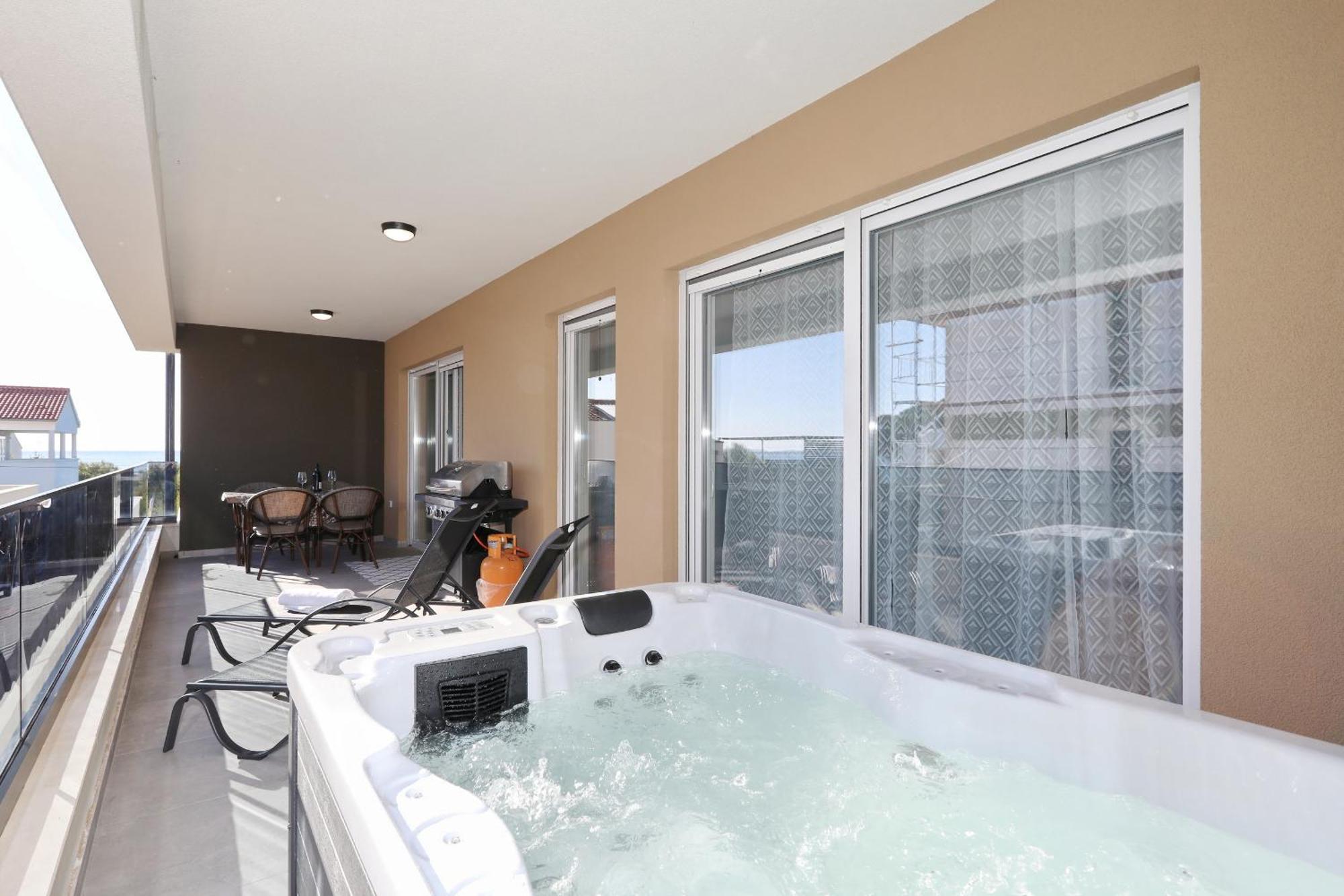 Apartment Relex With Pool & Jacuzzi Privlaka  Eksteriør billede
