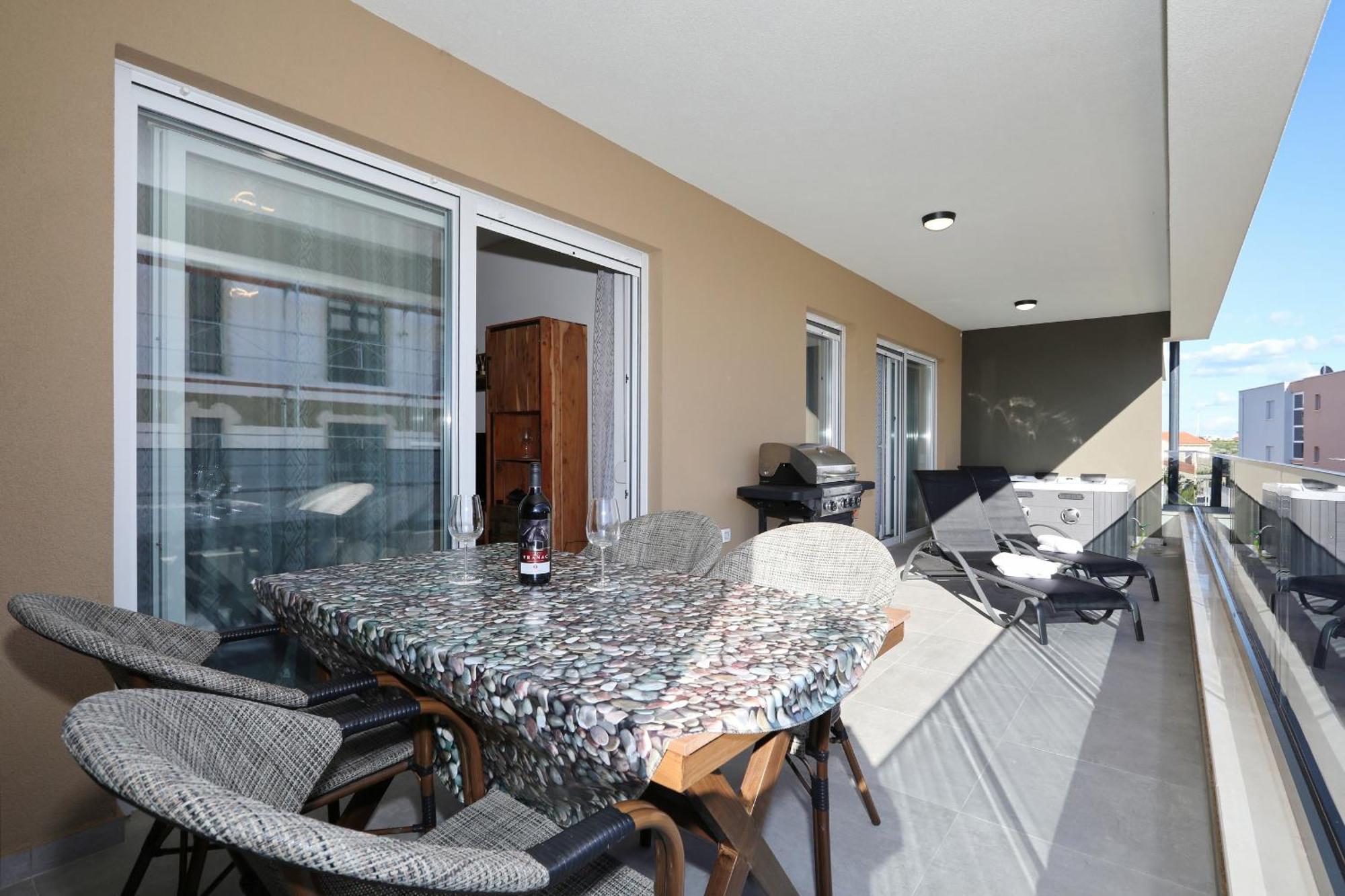 Apartment Relex With Pool & Jacuzzi Privlaka  Eksteriør billede